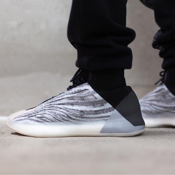 YEEZY QNTM QUANTUM BY ADIDAS SIZE 10 - Picture 6 of 9